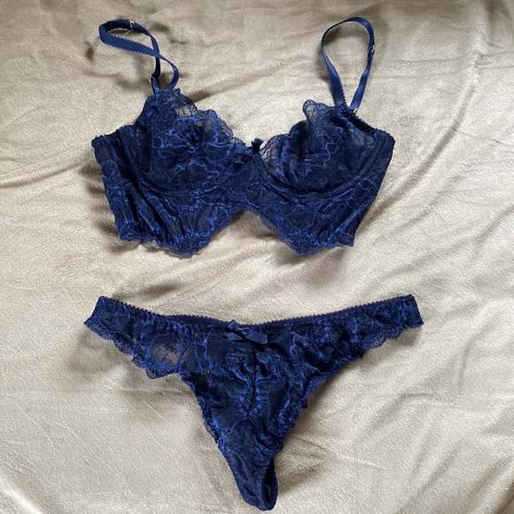 L’Agent by Agent Provocateur Bra Set - Picture 1 of 6